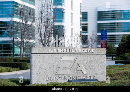 Ein Logo-Zeichen außerhalb der Hauptsitz von Electronic Arts in Redwood City, Kalifornien am 24. Januar 2016 Stockfoto