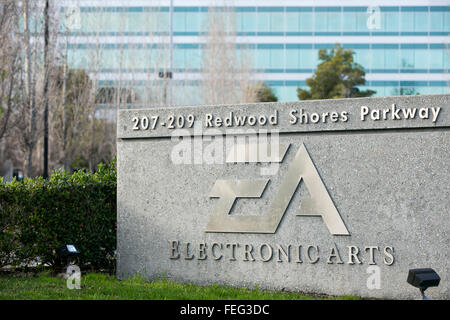 Ein Logo-Zeichen außerhalb der Hauptsitz von Electronic Arts in Redwood City, Kalifornien am 24. Januar 2016 Stockfoto