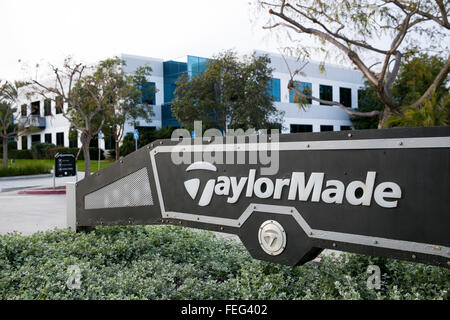 Ein Logo Zeichen außerhalb der Hauptsitz von TaylorMade-Adidas Golf Company in Carlsbad, Kalifornien am 30. Januar 2016. Stockfoto