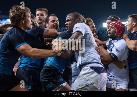 Houston, TX, USA. 6. Februar 2016. Ein Kampf bricht aus, während der 1. Hälfte ein Rugby zwischen Argentinien und den USA in der Nord-und Südamerika Rugby Meisterschaft BBVA Compass-Stadion in Houston, TX Spiel. Trask Smith/CSM/Alamy Live-Nachrichten Stockfoto