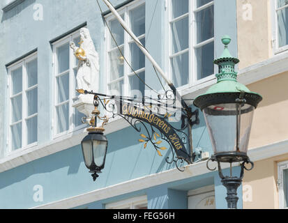 Guldmagerens Cafe Lampenschild, Nyhavn, Kopenhagen (Kobenhavn), Königreich Dänemark Stockfoto