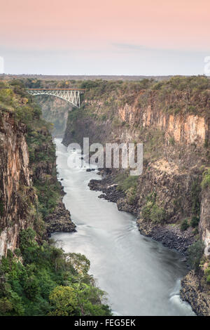 Batoka Schlucht und Victoria Falls Brücke Stockfoto