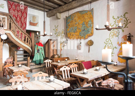 Innere des Olde Hansa mittelalterliches Restaurant, Altstadt, Tallinn, Harjumaa, Estland Stockfoto