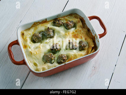 Lasagne Alla Napoletana con Polpettine mit Hackfleisch. Stockfoto