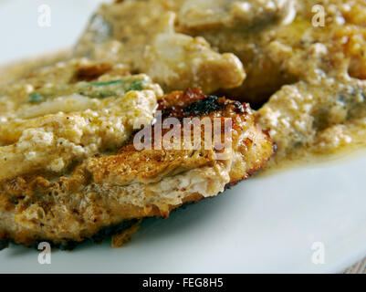 Jaegerschnitzel - Jäger Schnitzel, Schnitzel in einer Sauce aus Sahne, Pilze, Wein Stockfoto