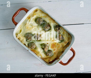 Lasagne Alla Napoletana con Polpettine mit Hackfleisch. Stockfoto