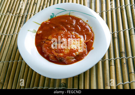 Mangalorean Bangude Masala - gekochte Gericht aus Makrele Fisch in Süd-West Indien. Stockfoto