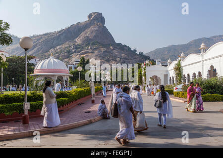 Das Gelände des Brama Kumaris Ashram in Mount Abu Straße, Rajasthan, Indien Stockfoto