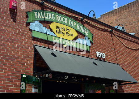 Fallende Felsen Tap House Bar in Downtown Denver, Colorado, USA an einem sonnigen Tag im Juni Stockfoto