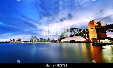 Sydney Hafen Panorama in der Dämmerung Stockfoto