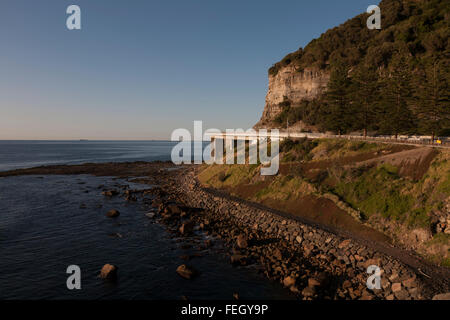 Der Sea Cliff Bridge ist ein Highlight entlang Grand Pacific Drive eine Küstenstraße zwischen Sydney und Wollongong, Australien Stockfoto