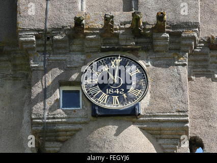 Alte Uhr datiert, 1842 auf Crathes Castle Aberdeenshire, Schottland, uk, w Stockfoto