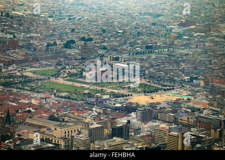 Aussicht vom Gipfel des Montserrat-Gebirges Stockfoto