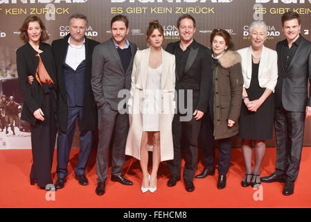 Michael Nyqvist, Emma Watson, Daniel Brühl, Vicky Krieps, Florian Gallenberger / Ankünfte / roter Teppich / Premiere COLONIA DIGNIDAD / in Berlin, 05.02.. 2016 Stockfoto