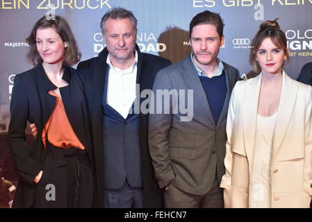 Vicky Krieps, Michael Nyqvist, Emma Watson, Daniel Brühl / Ankünfte / roter Teppich / Premiere COLONIA DIGNIDAD / in Berlin, 05.02.. 2016 Stockfoto