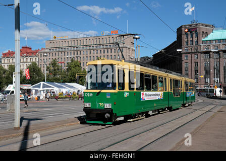 Die Nr. 9 elektrische Straßenbahn betrieben von HSL (Helsingin Seudun Liikenne) in Helsinki, Finnland. Stockfoto