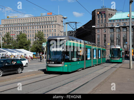 Die Nr. 3 elektrische Straßenbahn betrieben von HSL (Helsingin Seudun Liikenne) in Helsinki, Finnland. Stockfoto