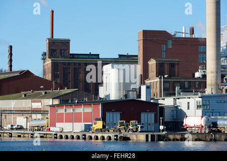 Karlshamn, Schweden - 4. Februar 2016: Ein Industriegebiet im Hafen von Karlshamn. Der Bereich enthält vor allem Nahrungsmittelverarbeitung ich Stockfoto