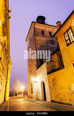 Lotrscak-Turm in Zagreb in der Nacht Stockfoto