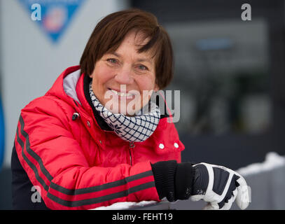 Axamer Lizum, Österreich. 14. Januar 2016. Ehemaligen Skirennläufer Rosi Mittermaier posiert in der Skiregion Axamer Lizum, Österreich, 14. Januar 2016. Mittermaier gewann ihre erste Goldmedaille am 8. Februar 1976 und dann ihre zweite am 11. Februar, als "Gold-Rosi." Foto: Angelika Warmuth/Dpa/Alamy Live News Stockfoto