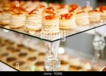 Sandwich mit rotem Kaviar-Seitenansicht Stockfoto