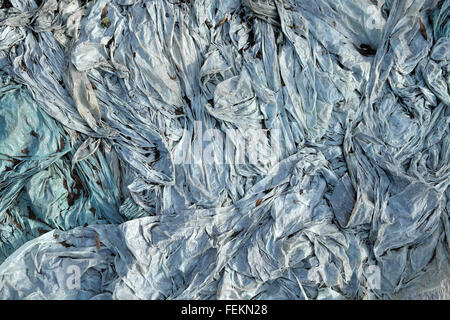 Blaue Silage Kunststoff abstrakten Hintergrund Wales UK KATHY DEWITT Stockfoto