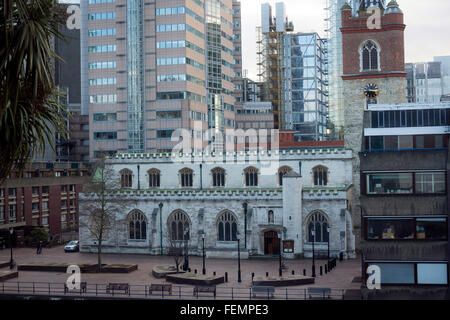 St Giles ohne Predigten Kirche innerhalb der Barbican Komplex in der City of London, UK Stockfoto