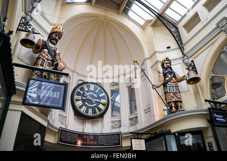 Gog und Magog auffällig Gaunt Uhr, die Royal Arcade, Melbourne, Australien Stockfoto