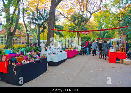 Monatliche Wochenende Kunst und Design Markt, Jardim da Estrela, Lissabon, Portugal Stockfoto