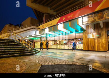 Preston Guild Hall am nachts beleuchtet Stockfoto