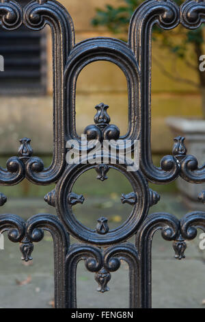 Einzelheiten über eine alte schmiedeeiserne Tor in Savannah, Georgia. Stockfoto