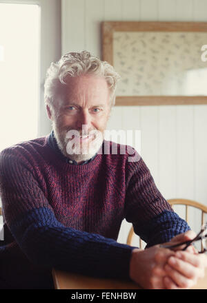 Lächelnder senior Porträt Mann Stockfoto