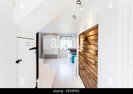 schickes Interieur Flur in einem Landhaus mit brickwall Stockfoto