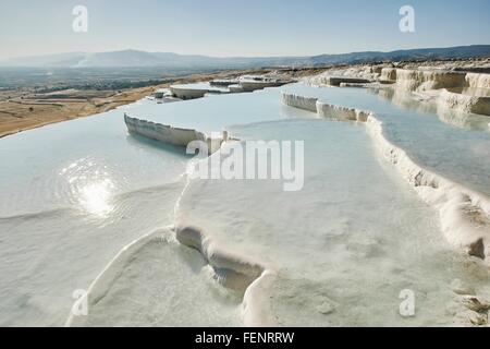 Weiße heiße Quelle Terrassen, Pamukkale, Anatolien, Türkei Stockfoto