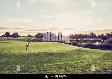 Golfer auf Kurs, Korschenbroich, Düsseldorf, Deutschland Stockfoto