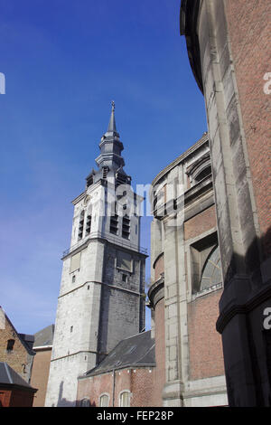 Kirchturm der Kathedrale Saint-Aubain, Namur, Belgien Stockfoto