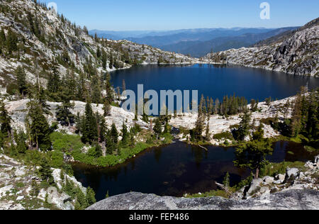 CA02755-00... Kalifornien - Caribou-Seen-Becken im Trinity Alpen Wildnisgebiet des Shasta-Dreiheit National Forest. Stockfoto