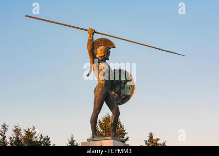in der Nähe von Kamena Vourla, Zentral-Griechenland, Griechenland.  Statue von Leonidas auf dem Denkmal der Schlacht bei den Thermopylen zu feiern Stockfoto