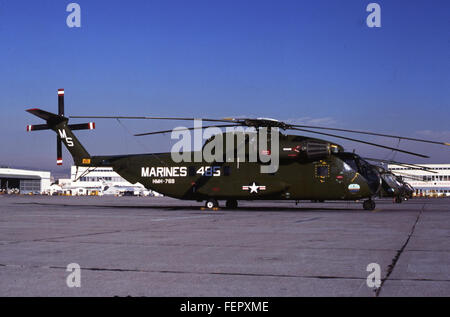 Der Sikorsky CH-53A Seehengst, Schwanznummer 153285, wird hier am 12. Oktober 1977 mit HMH-769 bei NAS Alameda gesehen. Dieser Schwerhubschrauber wurde vom U.S. Marine Corps weit verbreitet eingesetzt. Stockfoto