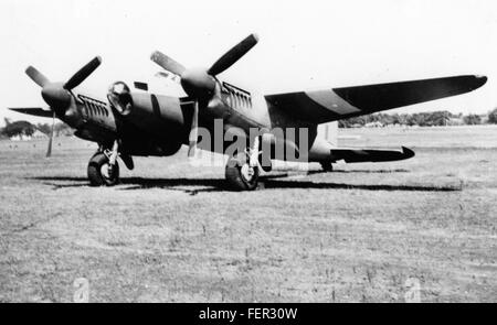 Die de Havilland DH98 Mosquito PR Mk IV war ein vielseitiges britisches Flugzeug, das während des Zweiten Weltkriegs zur Fotoaufklärung eingesetzt wurde. Sie spielte mit ihrer Geschwindigkeit und Agilität eine Schlüsselrolle bei der Sammlung von Informationen. Stockfoto