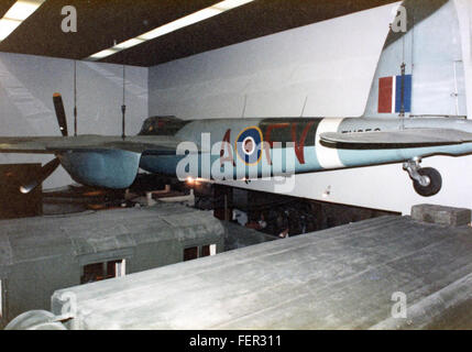 Die de Havilland DH98 Mosquito T MkIII (Seriennummer TV959) war ein vielseitiges britisches Flugzeug aus der Zeit des Zweiten Weltkriegs, das für seine Geschwindigkeit, Agilität und Kampfwirkung bekannt war und als Jagdbomber und Aufklärungsflugzeug eingesetzt wurde. Stockfoto