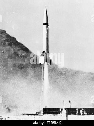 Dieses Bild aus der Atlas negative Collection präsentiert eine historische Fotografie, die wertvolle Einblicke in frühe fotografische Techniken bietet und einen Moment von kultureller Bedeutung während des 19. Oder 20. Jahrhunderts festhält. Stockfoto