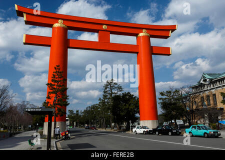 Tori Tor an der Heian-Schrein Stockfoto