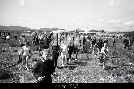 Die Rolling Stones treten in Oslo, Norwegen auf und präsentieren ihre Rockmusik einem Jugendlichen Publikum und zeigen die kulturelle Wirkung ihrer Musik in den 1960er Jahren Stockfoto