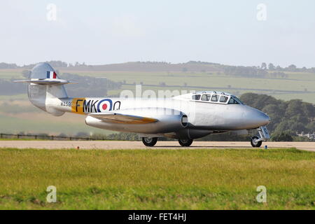 Eine Gloster Meteor T7, betrieben von klassischen Flug wird auf dem Display an der Leuchars Air Show 2012 hier gesehen. Stockfoto
