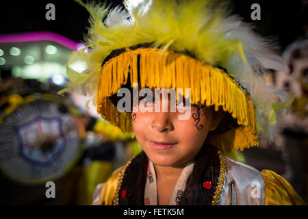 Buenos Aires, Argentinien. 8. Februar 2016. Mitglied einer Truppe beteiligt sich an den Feierlichkeiten des Karnevals 2016 in der Stadt Buenos Aires, Argentinien, am 8. Februar 2016. Bildnachweis: Martin Zabala/Xinhua/Alamy Live-Nachrichten Stockfoto