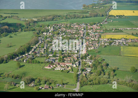 Eine Luftaufnahme von der Rutland Empingham, mit der umgebenden Landschaft und Rutland Water sichtbar Stockfoto