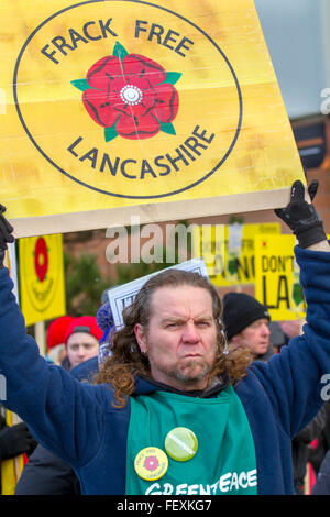 Blackpool, Lancashire, Großbritannien, 9. Februar, 2016. Die Entscheidung über die Genehmigung Shale Gas bohren - oder fracking ist bei dieser Anhörung in Blackpool entschieden werden. Energie Firma Cuadrilla attraktiv ist die Weigerung des Rates, damit Fracking auf zwei Standorte in Plumpton & Roseacre Woods. Das Verfahren, mit dem der Staatssekretär das Ergebnis zu entscheiden, nach der Berufung nach zwei erdstöße im Jahr 2011 Menschen in der Region sind über die umstrittenen Pläne für Shale Gas Exploration besorgt. Stockfoto