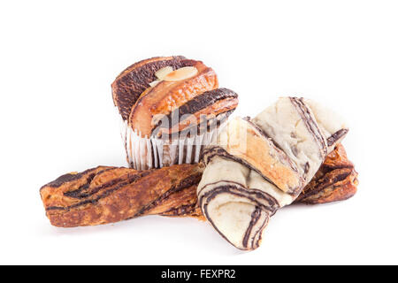 verschiedene Arten von Brot, die isoliert auf einem weißen Hintergrund. Stockfoto