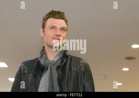 Nick Carter, 9. Februar 2016: Nick Carter kommt am Flughafen Tokio-Narita, Japan. Die Backstreet Boys Mitglied besucht Japan um sein Solo-Album All American zu fördern, die geht auf den Verkauf am 10. Februar in Japan. Der 36 Jahre alte Sänger erscheint auch auf einer Instore-Veranstaltung in Japan zum ersten Mal in 20 Jahren. Bildnachweis: AFLO/Alamy Live-Nachrichten Stockfoto